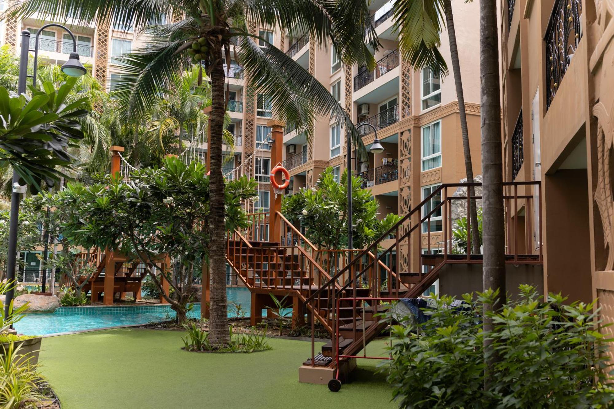 Atlantis Condo Resort Jomtien Beach Exterior photo