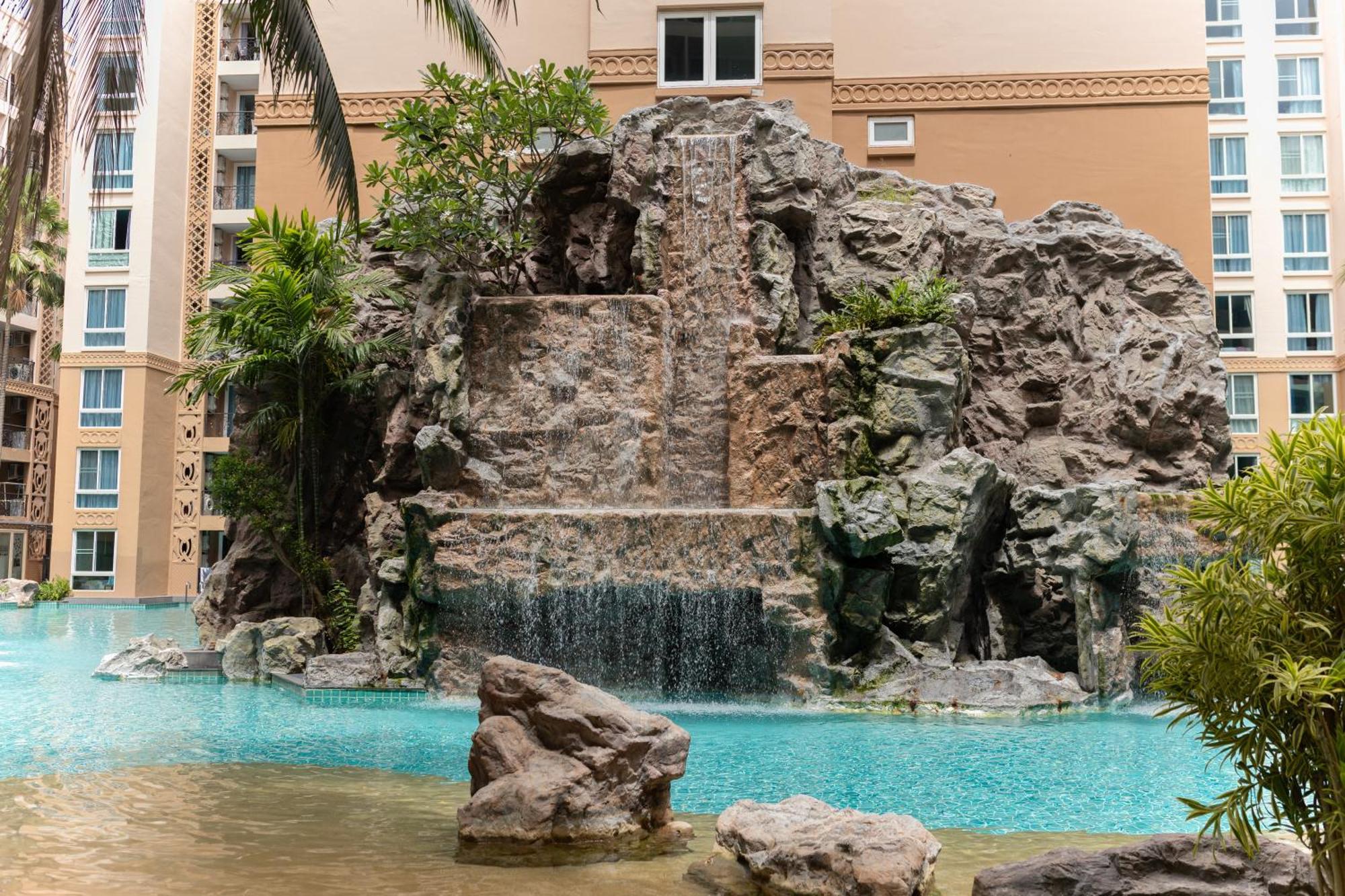 Atlantis Condo Resort Jomtien Beach Exterior photo